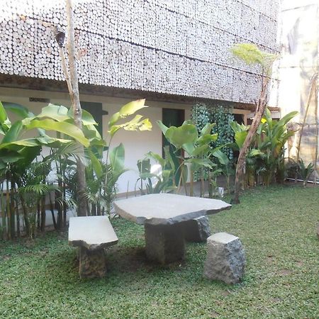 Flores Gallery Hotel Bandung Dış mekan fotoğraf