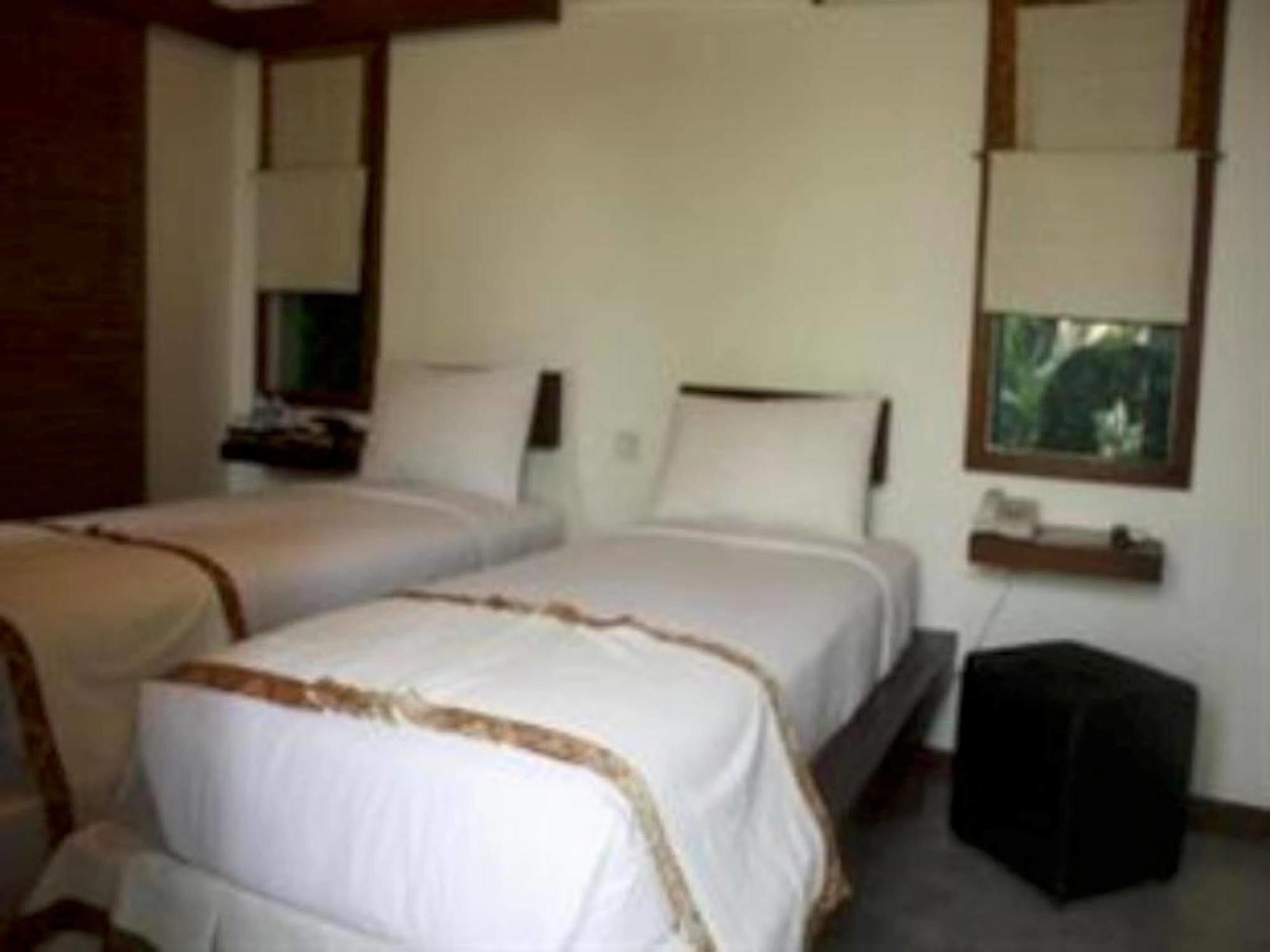 Flores Gallery Hotel Bandung Dış mekan fotoğraf