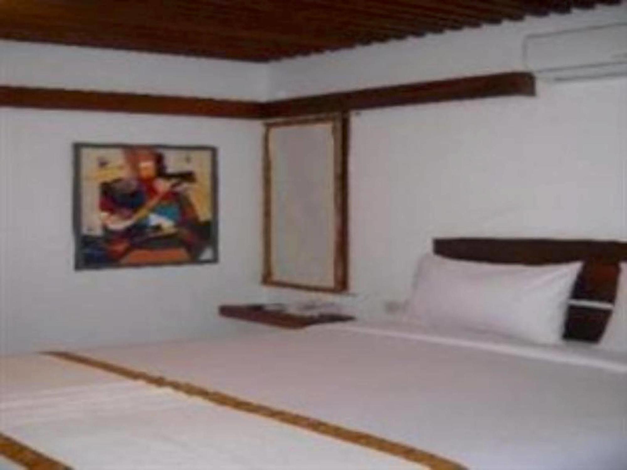 Flores Gallery Hotel Bandung Dış mekan fotoğraf
